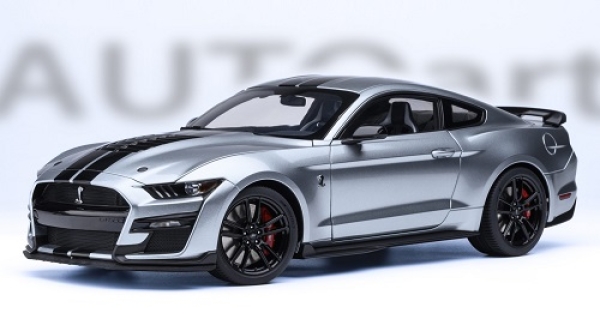 73096 Ford Shelby Mustang GT500 (Iconic Silver) 1:18